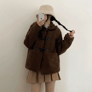 듀아 오버핏 카라 떡볶이 양털 코트 (2color) [루즈핏/아우터/한파/러블리/뽀글이/데일리/자켓] - 더핑크